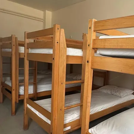 Hostel Hi Πουατιέ
